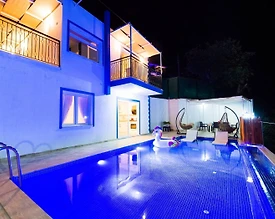 Kaş Üzümlü'de Geniş Ailelere Uygun, Özel Havuzlu, Tatil Villası - 2