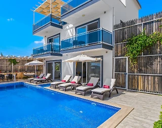 Kaş İslamlar'da Geniş Ailelere Uygun, Özel Havuzlu, Ferah Villa - 1