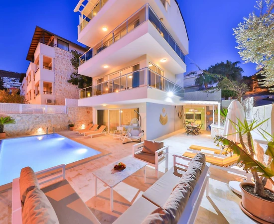  Kaş Kalkan'da Enfes Deniz Manzaralı, Özel Havuzlu, Ferah Villa - 1