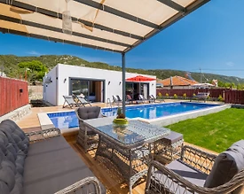 Kaş Sarıbelen'de Geniş Ailelere Uygun, Özel Havuzlu, Jakuzili Villa - 2