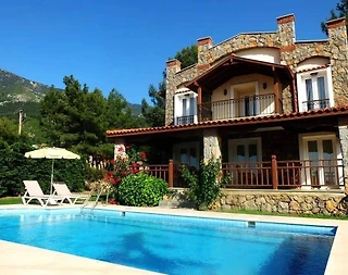 Fethiye Ölüdeniz'de Geniş Ailelere Uygun, Özel Havuzlu, Kiralık Villa - 3