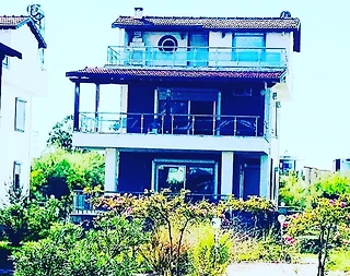 Kuşadası Güzelçamlı'da Merkezi Konumda, Ortak Havuzlu, Bahçeli Villa - 3