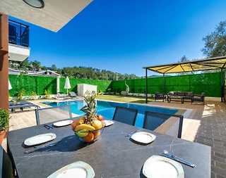 Fethiye Göcek'te Geniş Alanlara Sahip, Özel Havuzlu, Modern Villa - 4