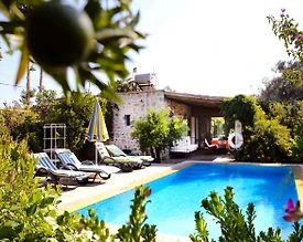 Bodrum Bitez'de Mandalina Ağaçları İçerisinde, Özel Havuzlu, Taş Villa - 2