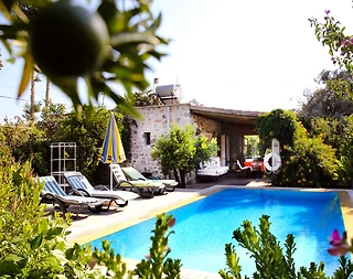 Bodrum Bitez'de Mandalina Ağaçları İçerisinde, Özel Havuzlu, Taş Villa - 2