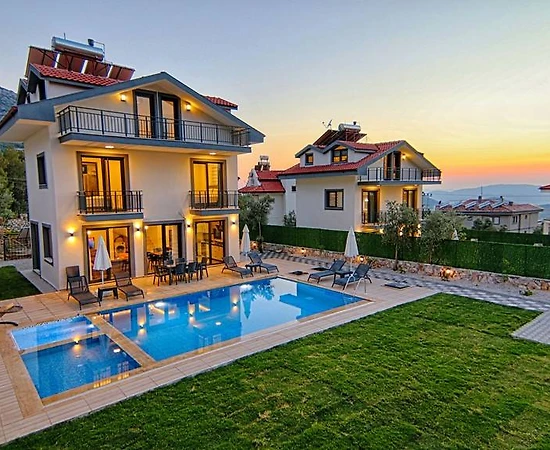 Fethiye Ölüdeniz'de Sakin Konumda, Özel Havuzlu, 4+1 Lüks Villa - 1