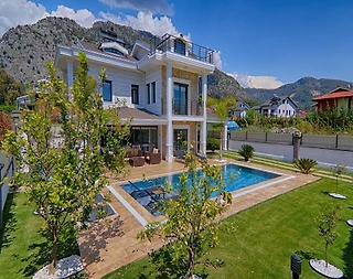 Fethiye Göcek'te Merkezi Konumda, Özel Havuzlu, 3+1, Lüks Villa - 1