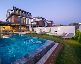Fethiye Foça'da Ferah Bahçeli, Özel Havuzlu, Saunalı, Lüks Villa - 1