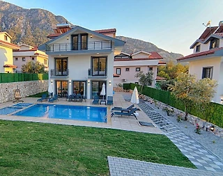 Fethiye Ölüdeniz'de Sakin Konumda, Özel Havuzlu, 4+1 Lüks Villa - 4