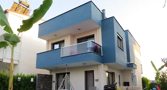 Kuşadası Soğucak'ta Masajlı Havuzlu, Akıllı Ev Sistemine Uygun Villa