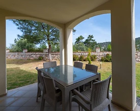 Didim Akbük'te Denize Sıfır, Tesis İçerisinde, Bahçeli 2+1 Daire - 2