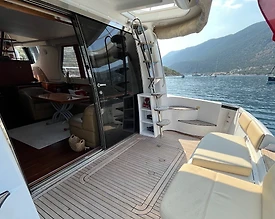 Bodrum'da Lüks Tasarıma Sahip, Geniş Kapasiteli Kiralık Motoryat - 2