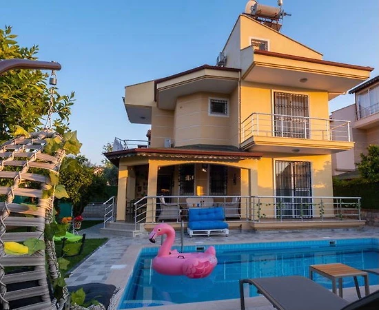 Fethiye Babataşı'nda Merkezi Konumda, Özel Havuzlu, Kiralık Lüks Villa - 1