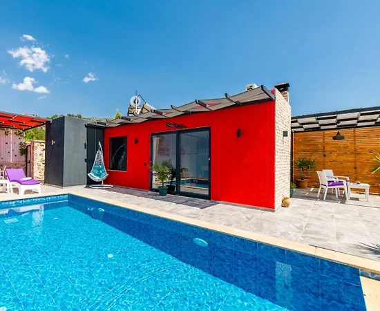 Kalkan Üzümlü'de Nezih Konumda, Özel Havuzlu, Balayı Villası - 1