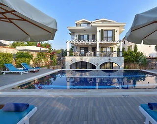 Fethiye Çiftlik'te Muhteşem Konfora Sahip, Özel Havuzlu, Şık Villa - 1