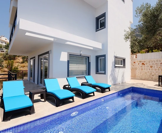 Kaş Kalkan'da Doğa ve Deniz Manzaralı, Özel Havuzlu, Merkezi Villa - 1