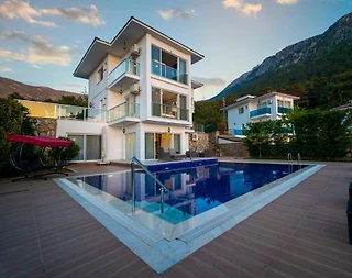 Fethiye'de Kalabalık Gruplara Uygun, Özel Havuzlu, Bahçeli Villa - 2