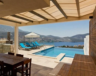 Kalkan'da Deniz Manzaralı, Yetişkin ve Çocuk Havuzlu, Konforlu Villa - 3