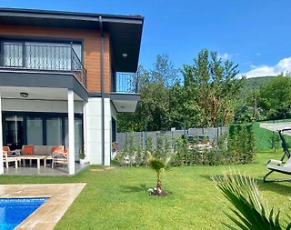 Sapanca Kırkpınar'da Merkezi Konumda, Özel Havuzlu, Kiralık Lüks Villa - 3