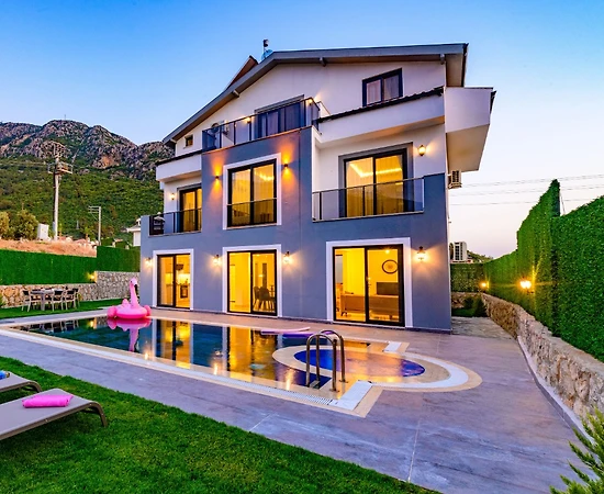 Ölüdeniz Hisarönü'nde Geniş Bahçeli, Özel Havuzlu, 4+1 Kiralık Villa - 1