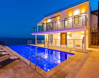 Kaş Gökçeören'de Büyüleyici Deniz Manzaralı, Özel Havuzlu, Lüks Villa - 1