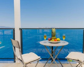 Kaş Gökçeören'de Büyüleyici Deniz Manzaralı, Özel Havuzlu, Lüks Villa - 3