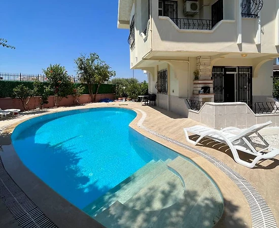 Serik Kadriye'de Kalabalık Ailelere Uygun, Özel Havuzlu, Kiralık Villa - 1