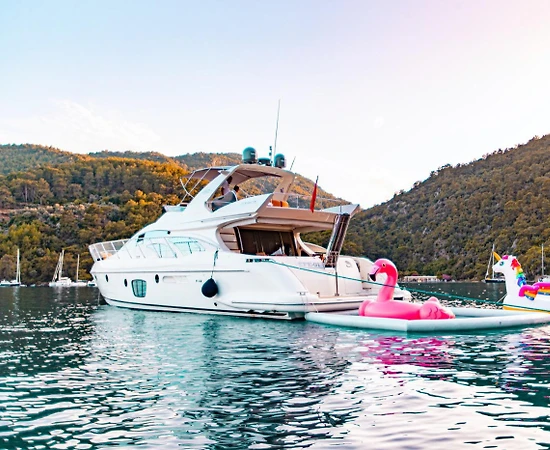 Fethiye Göcek'te Harika İç Tasarıma Sahip, 6 Kişilik Motoryat - 1