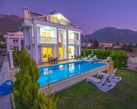 Fethiye Ölüdeniz'de Geniş Ailelere Uygun, Özel Havuzlu, Bahçeli Villa - 3