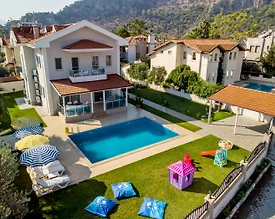 Dalyan'da Görkemli Mimariye Sahip, Özel Havuzlu, Geniş Bahçeli Villa - 2