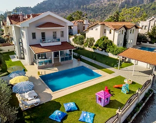 Dalyan'da Görkemli Mimariye Sahip, Özel Havuzlu, Geniş Bahçeli Villa - 2