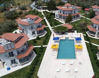 Muğla Köyceğiz'de Doğa İçerisinde, Ortak Havuzlu, Şık Kiralık Villa - 2