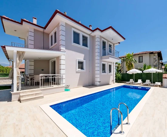 Muğla Dalyan'da Geniş Bahçeli, Özel Havuzlu, Kiralık Villa - 1
