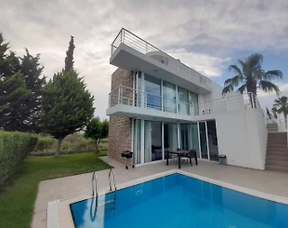 Serik Kadriye'de Modern Mimarili, Özel Havuzlu, 6 Kişilik Villa - 4