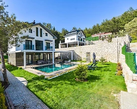 Fethiye Ölüdeniz'de Modern Tasarımlı, Özel Havuzlu, Lüks Villa - 2