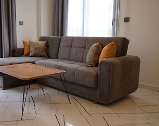 Kuşadası'nda Merkezi Konumda, Plaja Yakın, Kiralık Lüks Suit - 2