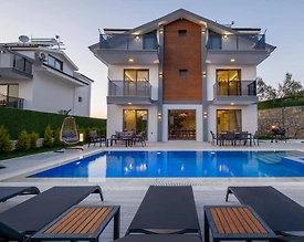 Fethiye Ölüdeniz'de Geniş Alanlara Sahip, Özel Havuzlu, Kiralık Villa - 2