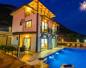 Kaş Bezirgan'da Kalabalık Ailelere Uygun, Özel Havuzlu, Kiralık Villa - 3