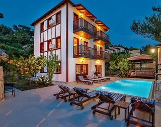 Kaş İslamlar'da Otantik Atmosferli, Ahşap Mimarili, Lüks Villa - 1