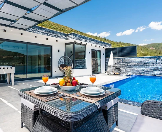 Kalkan Yeşilköy'de Doğa ile İç İçe, Özel Havuzlu, Lüks Kiralık Villa - 1