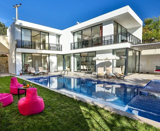 Kaş İslamlar'da Muhteşem Manzaralı, Özel Havuzlu, Modern Villa - 1