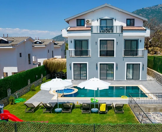 Fethiye Ölüdeniz'de Bahçeli, Özel Havuzlu, Yazlık Villa - 1