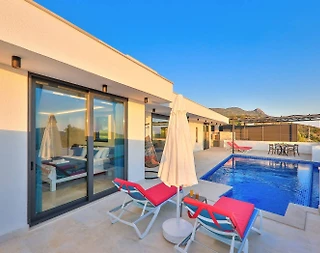 Kaş Üzümlü'de Muhteşem Doğa Manzaralı, Özel Havuzlu, Kiralık Villa - 3