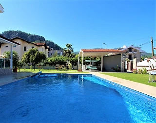 Ortaca Dalyan'da Merkezi Konumda, Özel Havuzlu, Şık Villa - 4