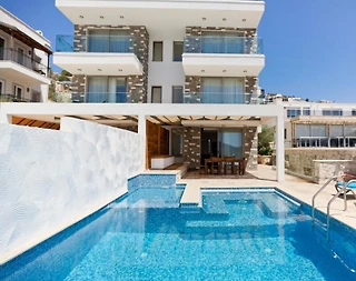 Kalkan'da Deniz Manzaralı, Yetişkin ve Çocuk Havuzlu, Konforlu Villa - 1