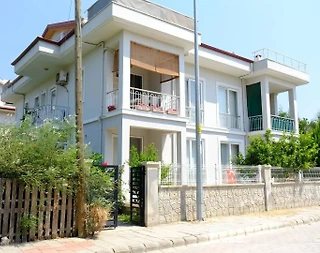 Fethiye Akarca'da Çalış Plajı'na Yakın, Merkezi Konumda, Konforlu Ev - 1