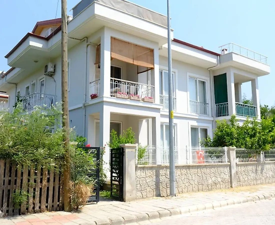 Fethiye Akarca'da Çalış Plajı'na Yakın, Merkezi Konumda, Konforlu Ev - 1