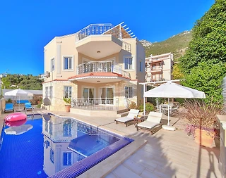 Kalkan Merkez'de Denize Yürüyüş Mesafesinde, Özel Havuzlu, Şık Villa - 1