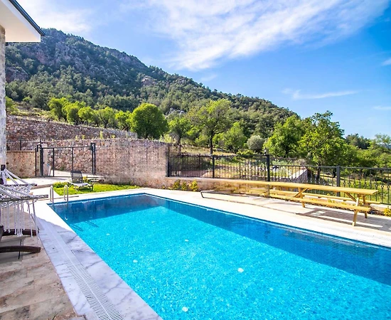 Marmaris Turgut'ta Enfes Doğa İçerisinde, Özel Havuzlu, Lüks Villa - 1