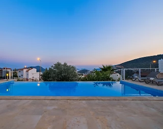 Kaş Kalkan'da Merkezi Konumda, Özel Havuzlu, Jakuzili, Kiralık Villa - 4